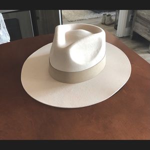 Teresa Foglia Curater Lynn Hat